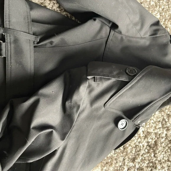 Burberry Elegant Black Trench Coat - Picture 8 of 11